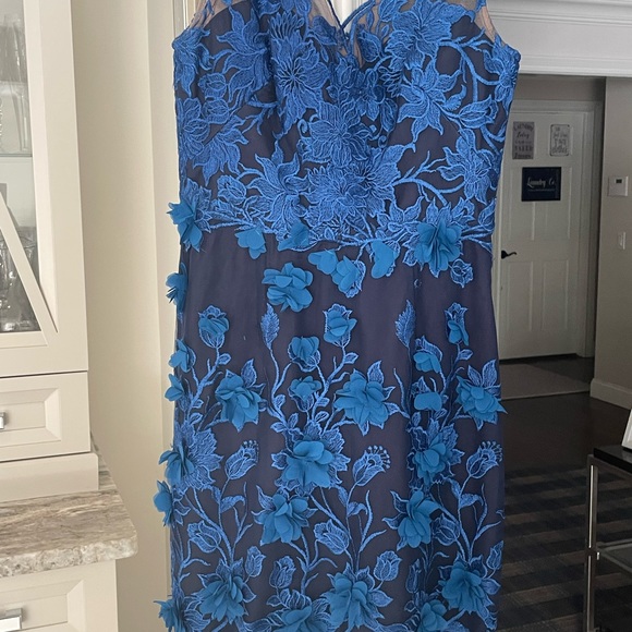 Marchesa Notte dress size 6 perfect condition very elegant great color - Picture 5 of 5